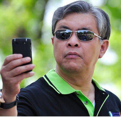 RashidYusoff11's tweet photo. Calon Perdana Menteri BN. 

Parlimen Bagan Datuk. 

47 tuduhan rasuah dan penyelewengan. https://t.co/V4nFLhia0i