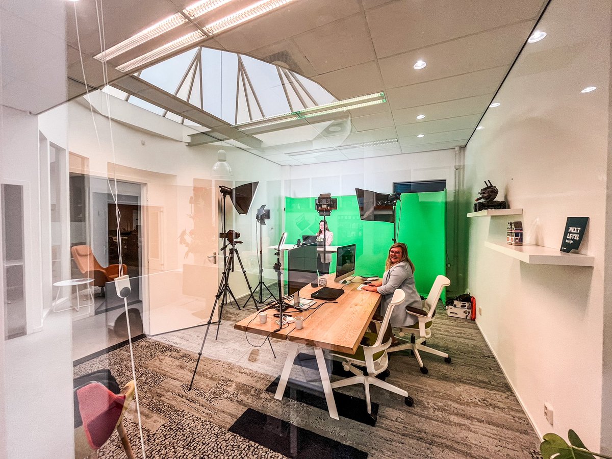 femcornelissen's tweet photo. Webinar time 🎬🙌. #TeamsCalling https://t.co/Vf5FsjMuxU