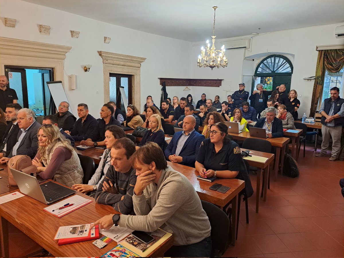 ppapazog's tweet image. 🦺 Delighted to be in #Kotor for a really #FullScaleExercise, #multiparameter #interoperability 🚑🚒🚓🚨🏛🏘🏥🏨🪖⛑️📢 and multinational 🇲🇪🇨🇾🇬🇷🇦🇱🇧🇬🇭🇷🇮🇹🇪🇦 #BALANCE_project
#ProudToBe @CoE_CERIDES @EuropeanUniCy and @CivilDefenceCy