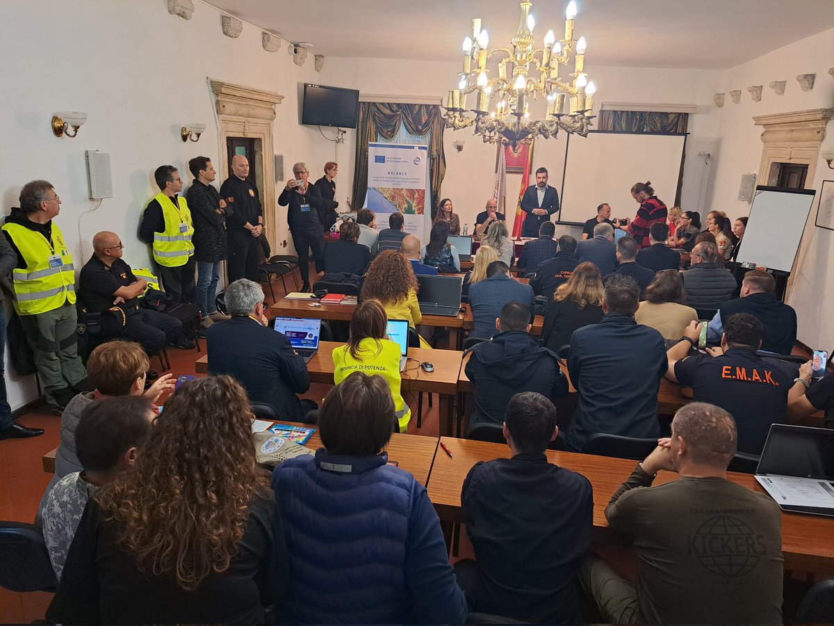ppapazog's tweet image. 🦺 Delighted to be in #Kotor for a really #FullScaleExercise, #multiparameter #interoperability 🚑🚒🚓🚨🏛🏘🏥🏨🪖⛑️📢 and multinational 🇲🇪🇨🇾🇬🇷🇦🇱🇧🇬🇭🇷🇮🇹🇪🇦 #BALANCE_project
#ProudToBe @CoE_CERIDES @EuropeanUniCy and @CivilDefenceCy