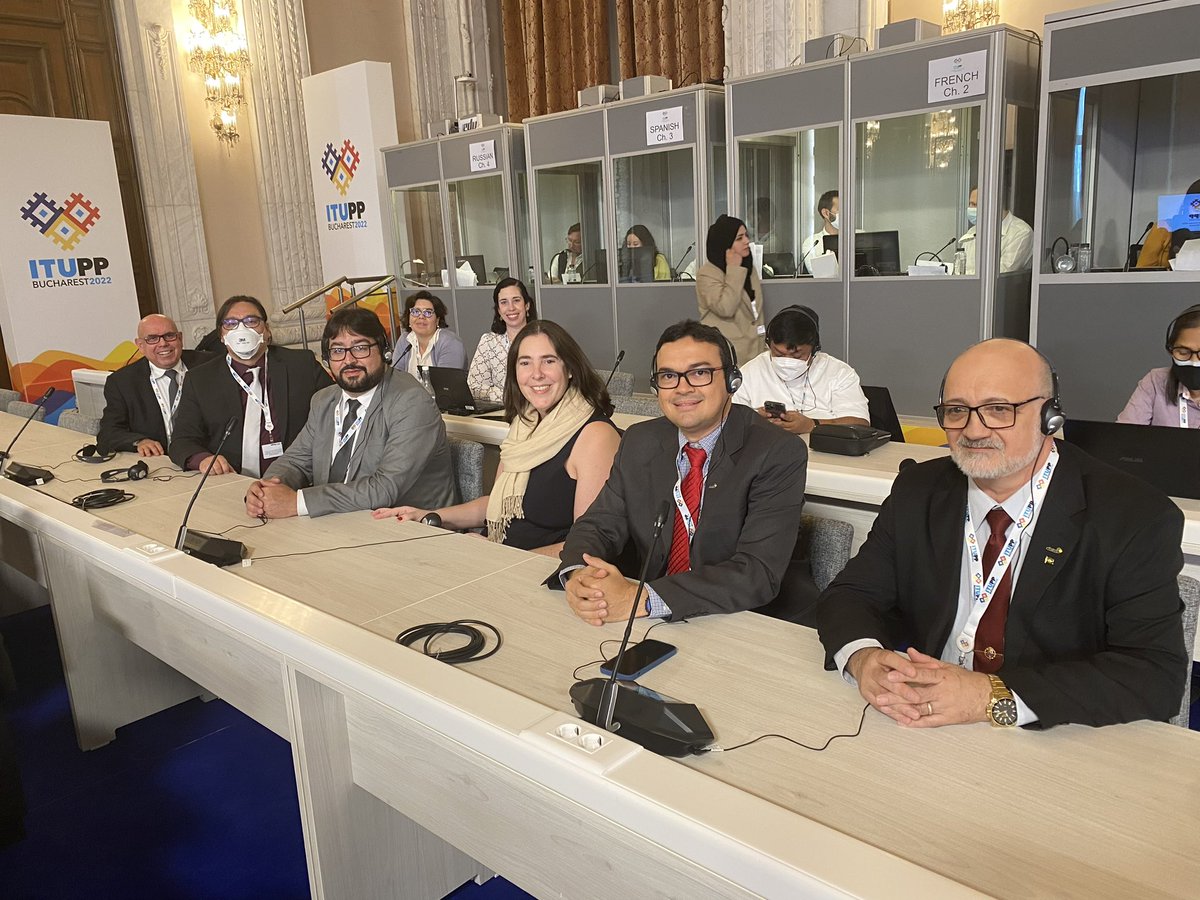 aridantas10's tweet photo. Junto com os membros da Delegação Brasileira na @ITU ! Time da @AbrintOficial sempre participando! #abrint #internet #itu #itupp #bucharest #romenia #telecomunicacoes #onu https://t.co/KIqSLJeK9O