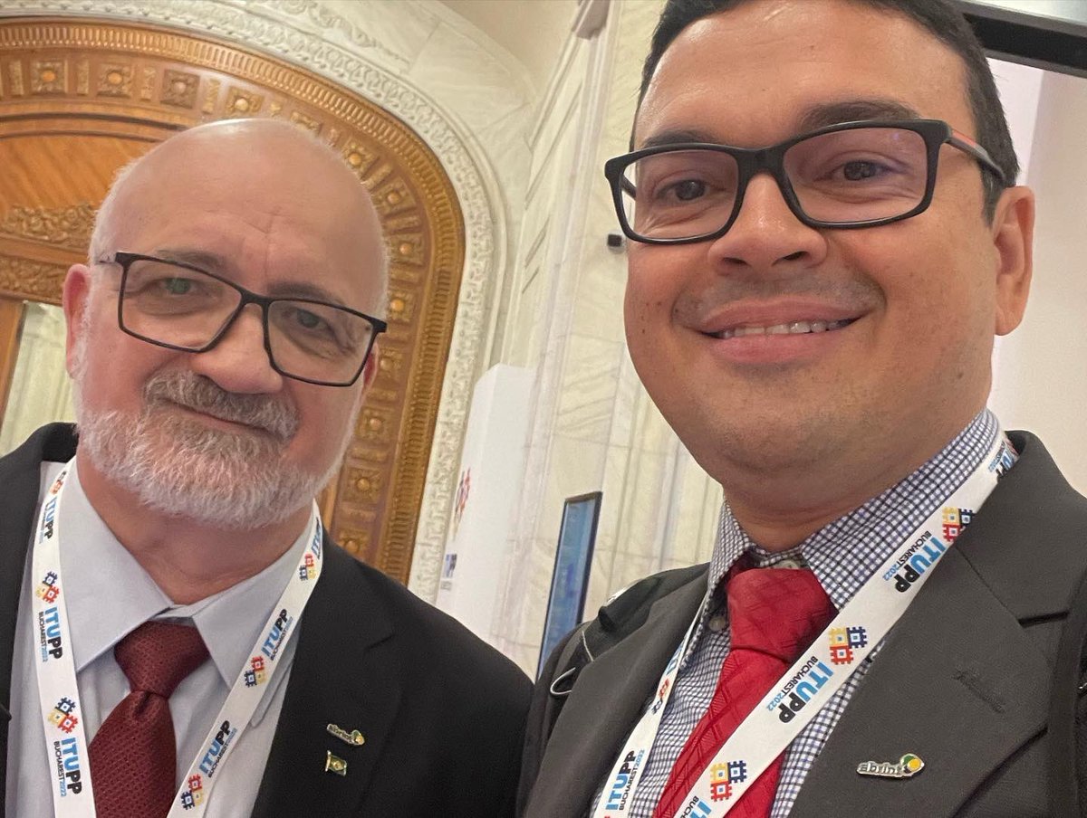 aridantas10's tweet photo. Junto com os membros da Delegação Brasileira na @ITU ! Time da @AbrintOficial sempre participando! #abrint #internet #itu #itupp #bucharest #romenia #telecomunicacoes #onu https://t.co/KIqSLJeK9O
