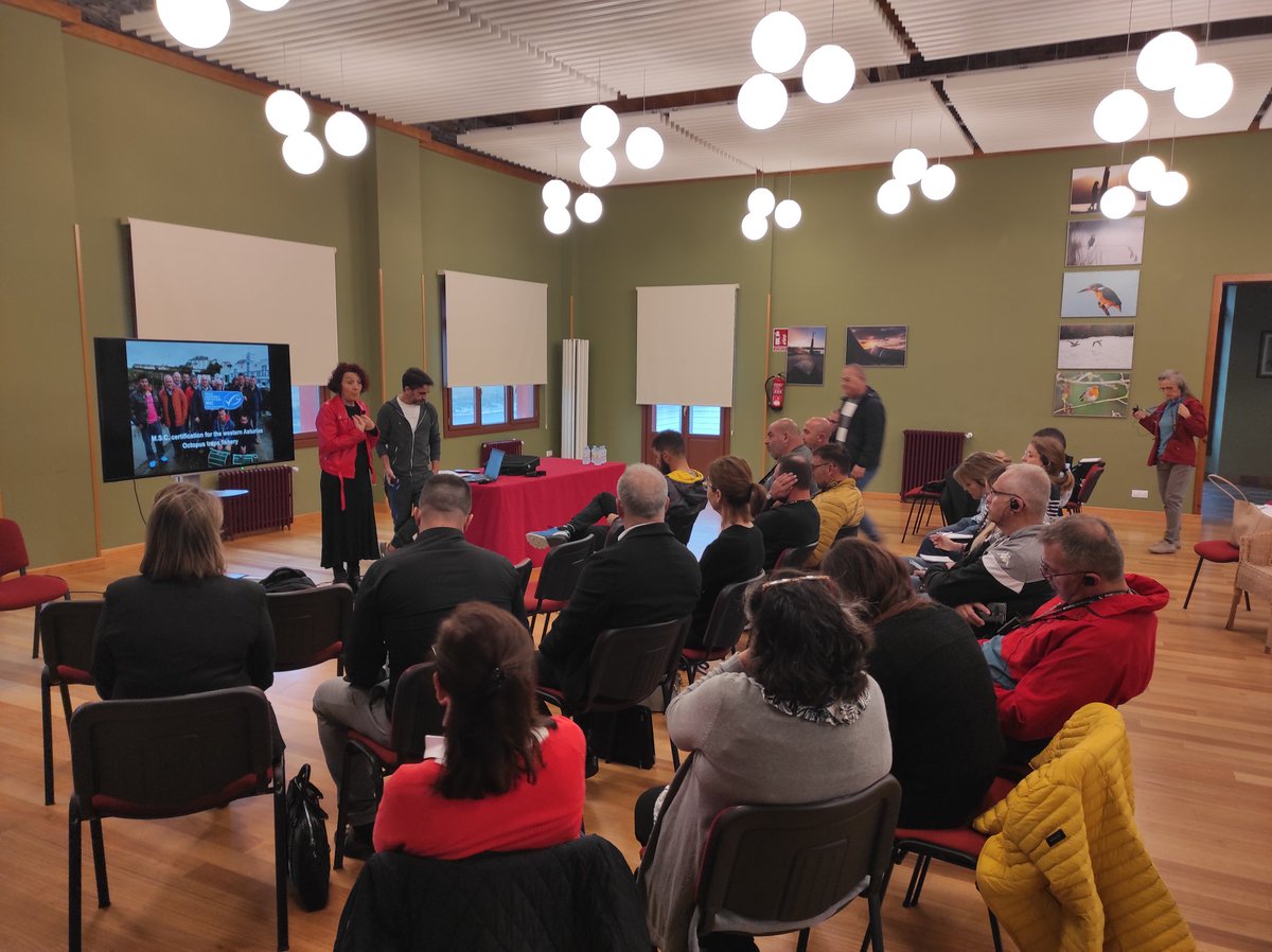 AlbertoAristin's tweet image. Comenzamos.Pescadores de Pulpo de Francia, Italia, Golfo de Cádiz y la pesquería certificada @MSCecolabel de Australia Occidental visitan la pesquería @MSCenEspana del Pulpo de Asturias como parte del proyecto #Medfish. Germán Campal del GALP de Navia nos cuenta como comenzó todo