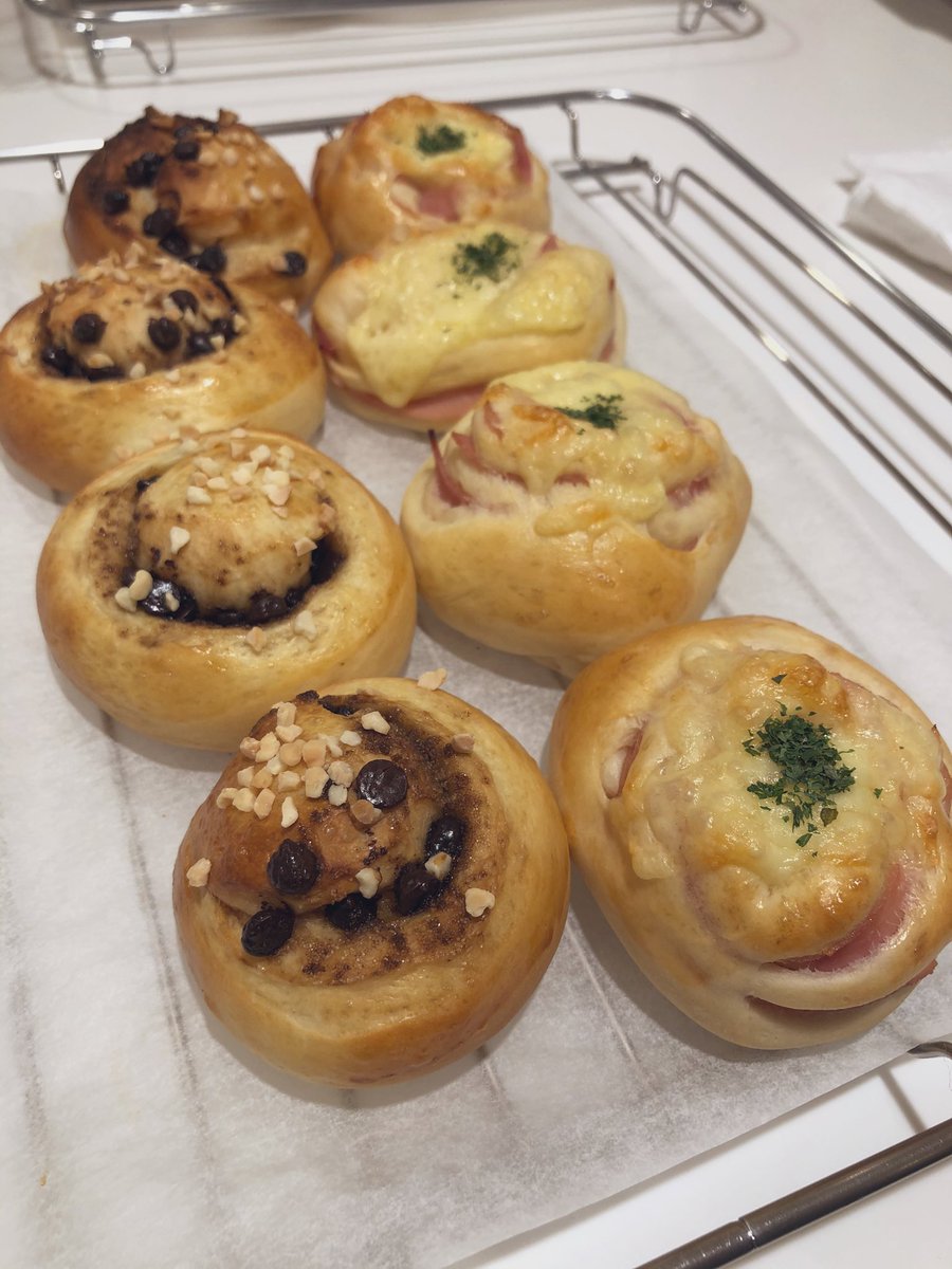 verygoodwaffle's tweet photo. お料理教室初体験🍴

楽しすぎて即入会しました☺️笑

料理はもちろん元々好きだけど
レパートリーを増やすべく通います❣️

とにかくパンをこねてるだけで
癒されるー https://t.co/XRYk1ZryXk