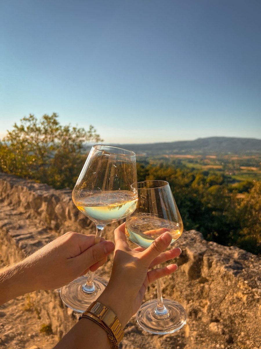 OTLuberon's tweet photo. 🍷🍇 Le #fascinantweekend c’est dans 3 jours ! Les 13, 14, 15 et 16 octobre 2022, réservez votre week-end sur mesure entre rencontres vigneronnes, balades & adresses gourmandes 😀
🔍 Programme : https://t.co/tRTqPke5rf
FWE #VignoblesetDecouvertes
#winelover #luberon #ventoux https://t.co/ZQa8aZLflR