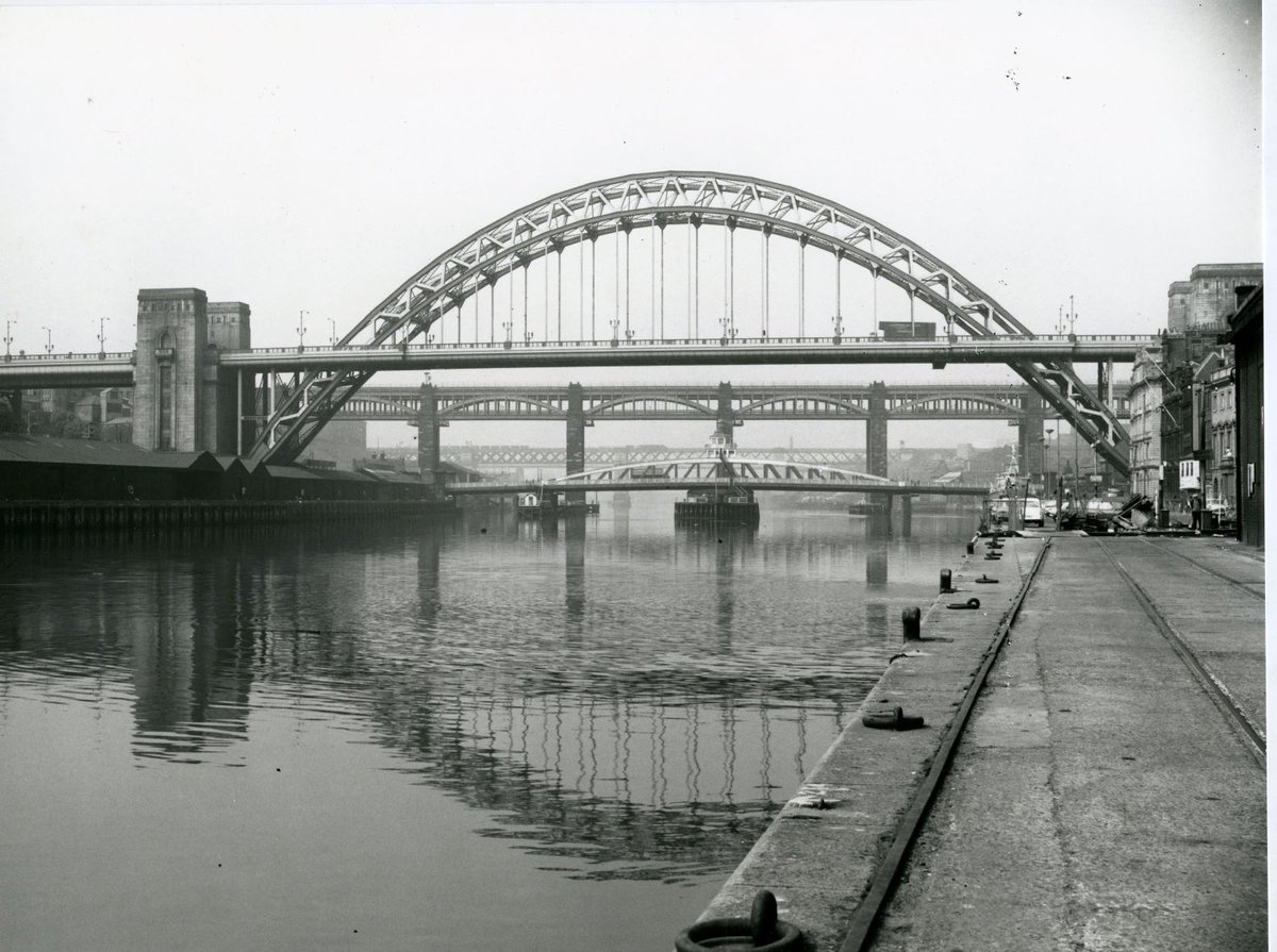 ICELibrary's tweet photo. Tyne bridge opened #onthisday 1928. Engineers Ralph Freeman of Douglas Fox &amp; Ptns and  Mott Hay and Anderson, built by Dorman Long.  See the bridge under construction at https://t.co/tY3crCsOGM https://t.co/CgOyV0U3Zm