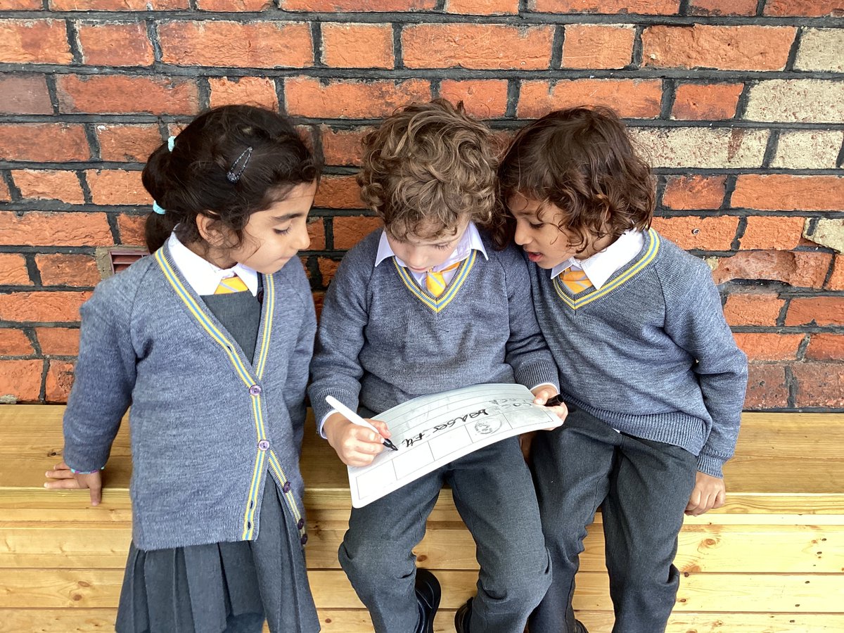 StainesPrepYr1's tweet photo. After reading 'The 3 Little Pigs', we went for a walk and were thinking about why different materials are used for different parts of our school building. We thought about the properties of each material #StainesPrepScience #StainesPrepLearn #KS1Science https://t.co/uRR9Q3e0RF