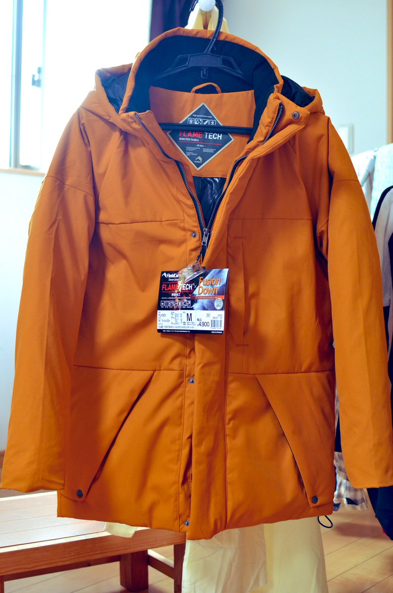 ByZo3's tweet image. 去年買いそびれたモンスターパーカー、今年のモデルを買いました🔥❄️
店舗に1着だけ残ってた😅
キャンプや釣りに着るのでイエローで問題ないかな😊

#ワークマン
#FLAMETECH
#フュージョンダウン
#リトルモンスターパーカー