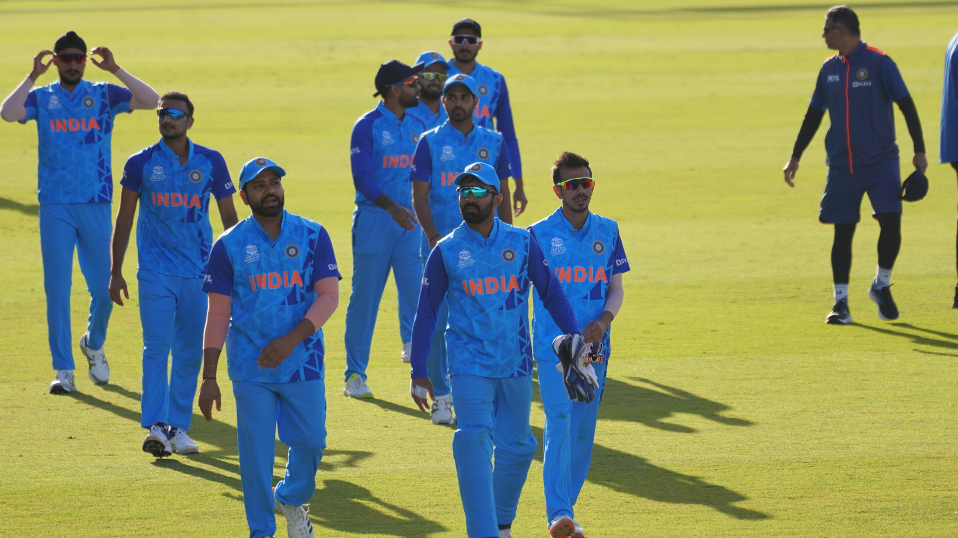 India T20 WC Squad: Rohit Sharma & Co WRAP UP Perth chapter, will move to Brisbane on Friday, Follow T20 World Cup LIVE, India vs Australia Warm-Up LIVE