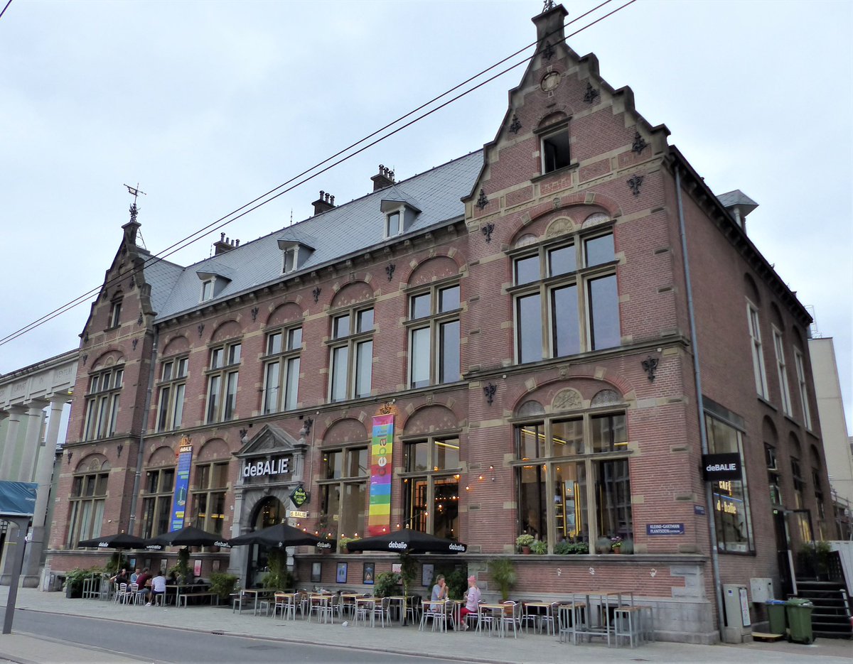 Dit jaar vindt de presentatie van de Monitor Vrouwelijke Hoogleraren plaats in <a href="/DeBalie/">De Balie</a>. Reserveer de middag van 8 december vast, en praat mee over de laatste stavaza mbt de M/V-verdeling in de wetenschap, en onderwerpen als gelijke beloning, sociale veiligheid en inclusie.