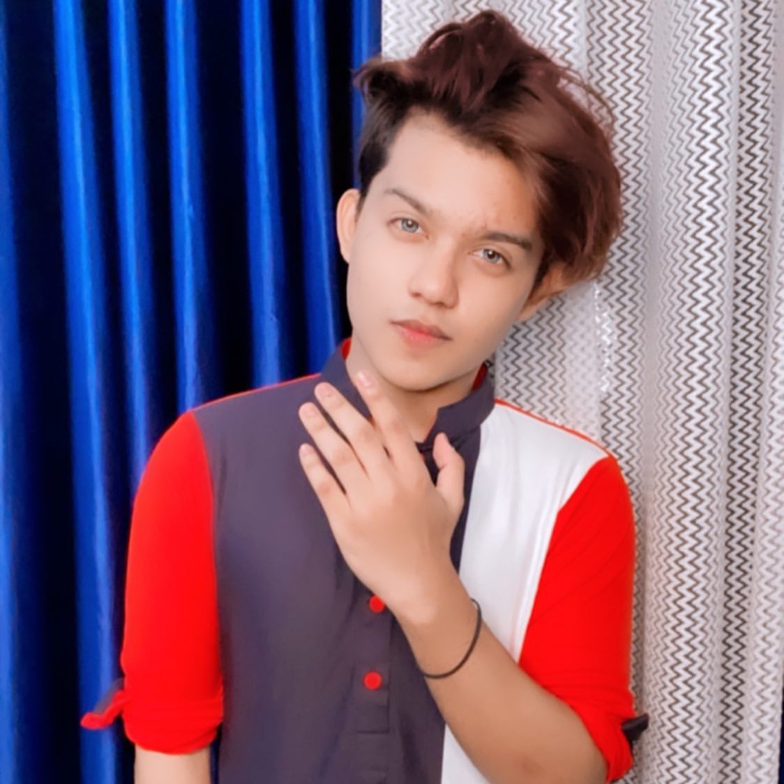 _riyaz__aly__'s tweet photo. #NewProfilePic https://t.co/rIRWLN96zA