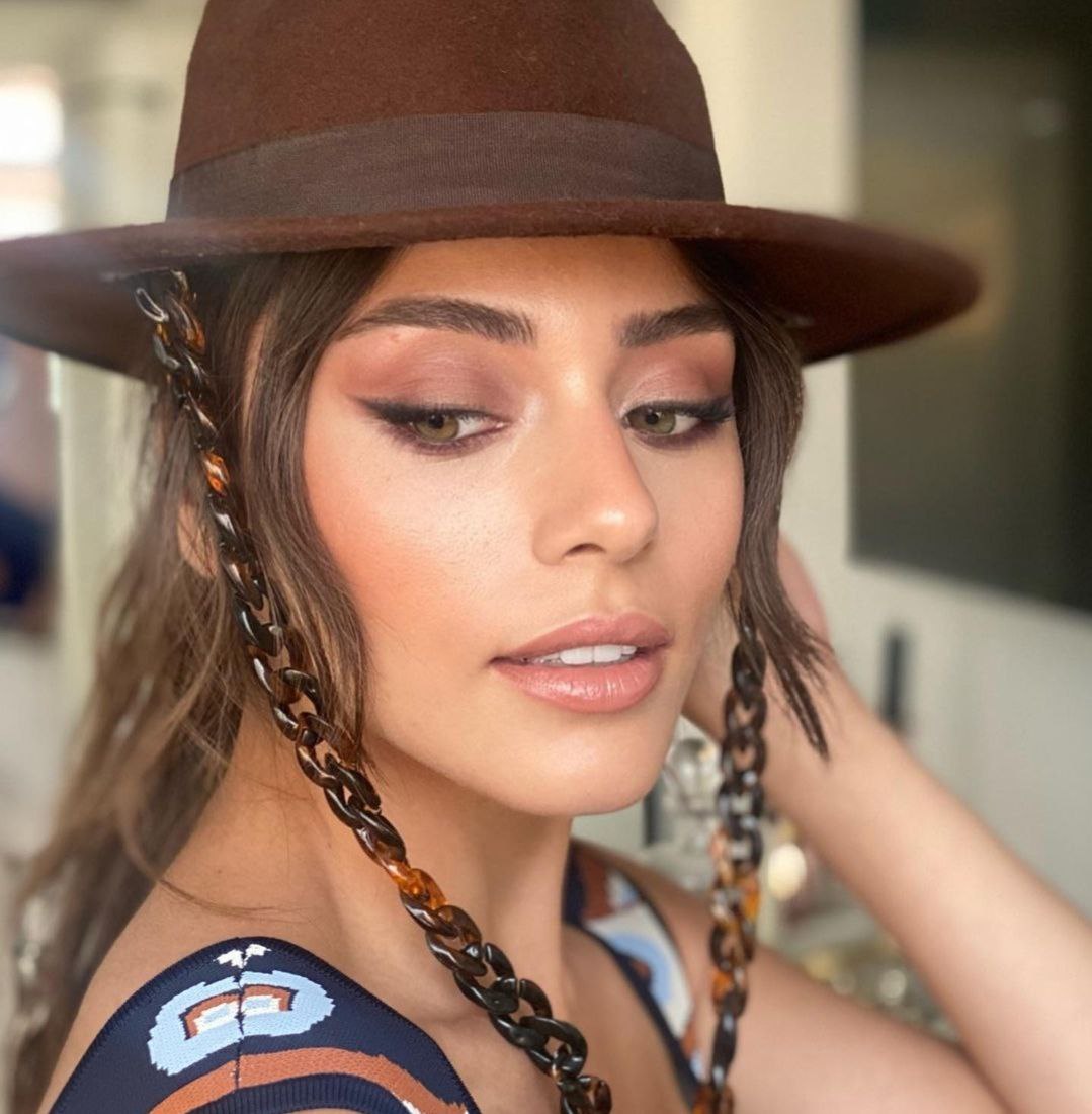 mariadobairrofr's tweet photo. Maravilhosa  🥰
#SılaTürkoğlu https://t.co/9JFZ2hDSm1