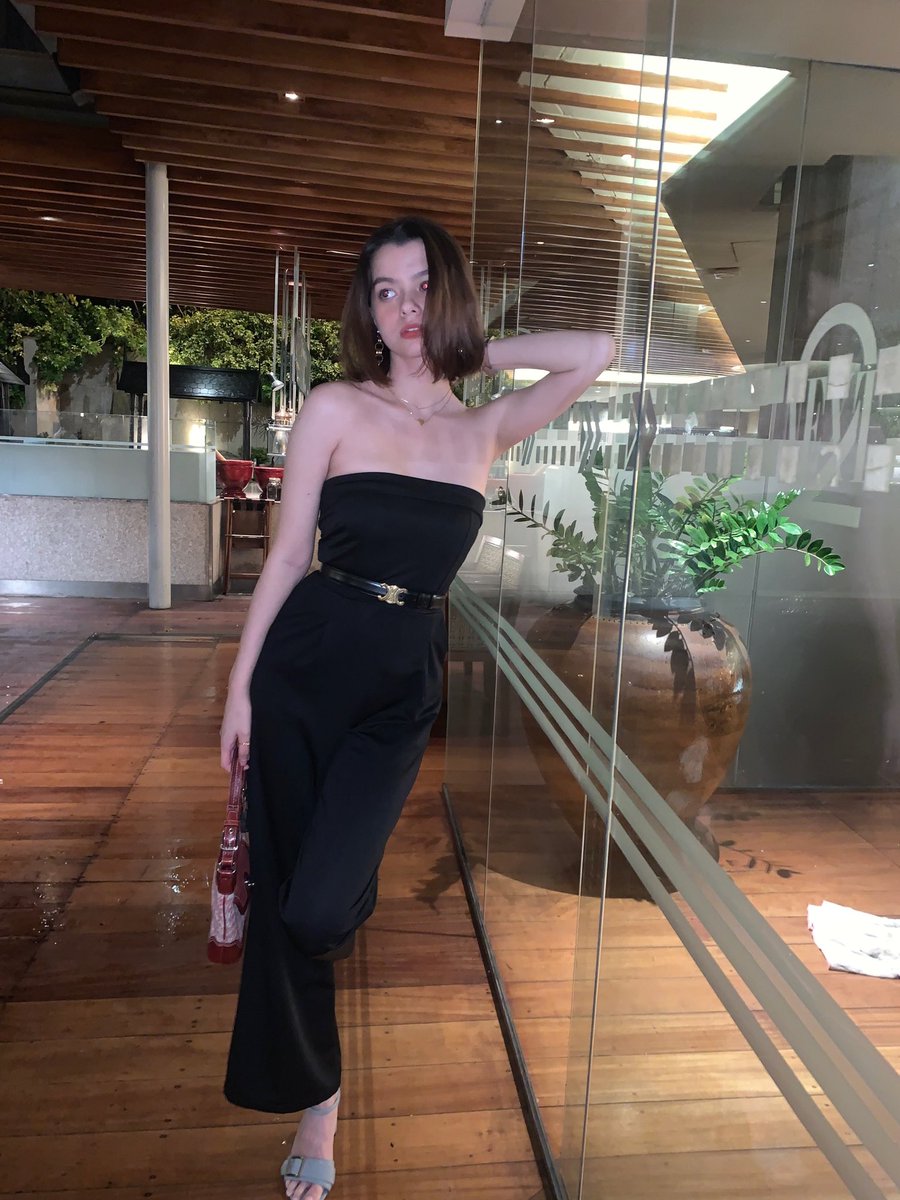 Ootd🖤 
#Beckysangels