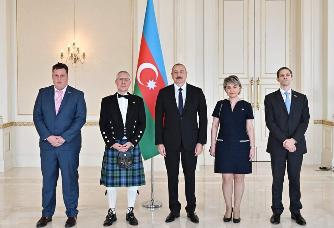 asadmammadov99's tweet photo. 🇦🇿 🇬🇧@azpresident #BöyükBritaniya-nın #Azərbaycan-a yeni təyin olunmuş səfiri #FergusAuld-n etimadnaməsini qəbul edib
@presidentaz accepted the credentials of the newly appointed ambassador of #GreatBritain to #Azerbaijan
Welcome to Azerbaijan
@FergusAuldFCDO❗️
@ukinazerbaijan https://t.co/cuUFh9ODQR