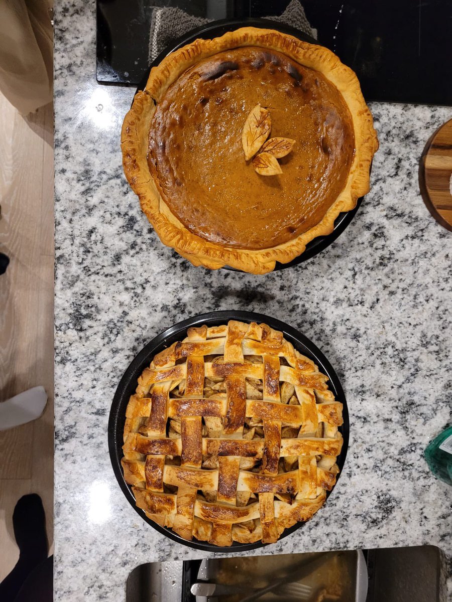 Moe Genore tweet media