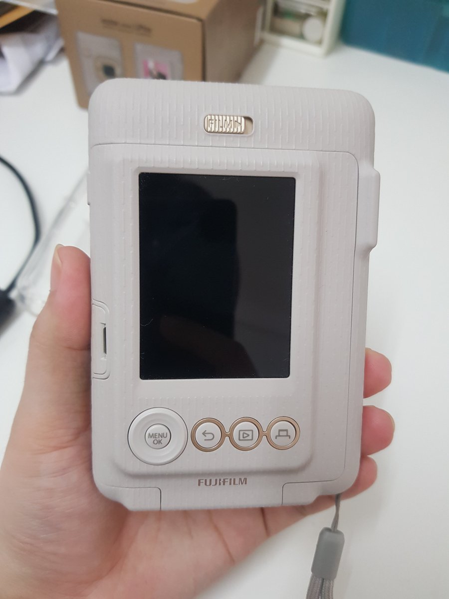 skyberry_kk's tweet photo. ขายกล้องโพลาลอยด์ Fuji instax mini Liplay สี Beige Gold (หายาก)แถมการ์ด16GB เคสใส สภาพใหม่มาก

💜ราคา 3,700💜

อุปกรณ์ครบ กล้อง กล่อง สายชาจ
ส่ง kerry/ปณ.ไทย.หรือนัดรับตาม MRT (เตาปูน/จักตุจักร/พหลโยธิน/สถานีใกล้เคียง) #Instax #miniliplay #ขายกล้อง #กล้องโพลารอยด์ #กล้องมือสอง https://t.co/aGBsodHTx2