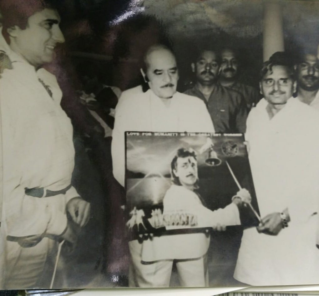 sultan_films's tweet photo. Our Heartfelt condolences to the family on the demise of Shri Mulayam Singh Yadav Ji 🙏🏻🙏���. @yadavakhilesh 

#samajwadiparty #MulayamSinghYadav #sultanahmed #rajbabbar #sanjaydutt #movies #film #cinema #filmmaker #filmphotography #Mumbai #Lucknow #UttarPradesh #MulayamSingh https://t.co/QpBa8obaFs