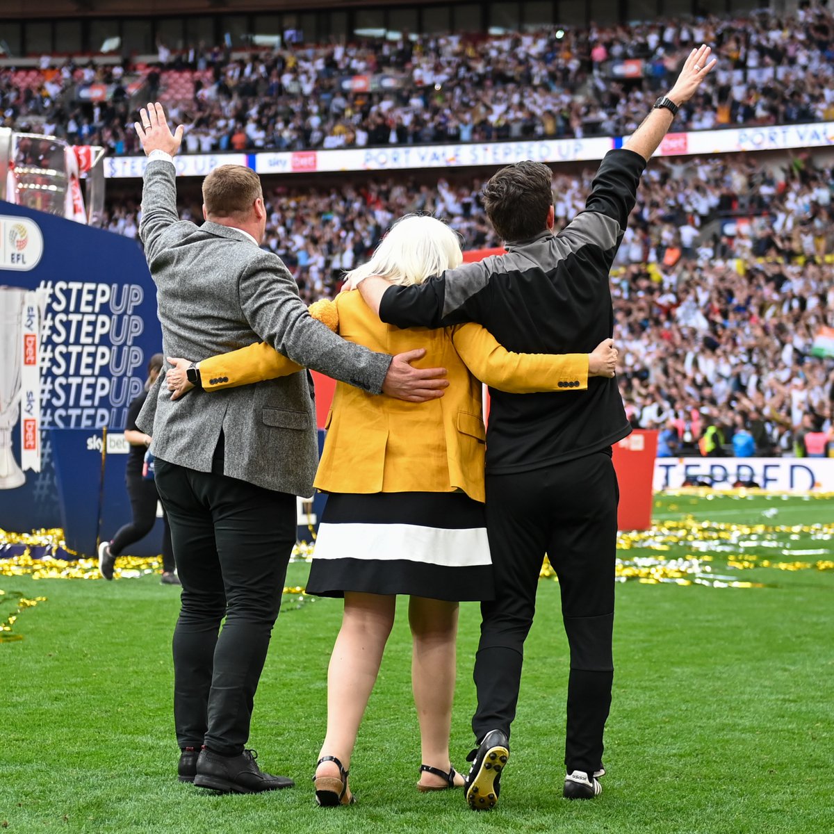 OfficialPVFC's tweet photo. Football brings us all together and provides joy to us all. 

On #WorldMentalHealthDay, we want you to reply with your favourite photos, videos and memories from supporting the Valiants using #ValeTogether 👇

#PVFC 🖤🤍 https://t.co/I1Ent5IFN5