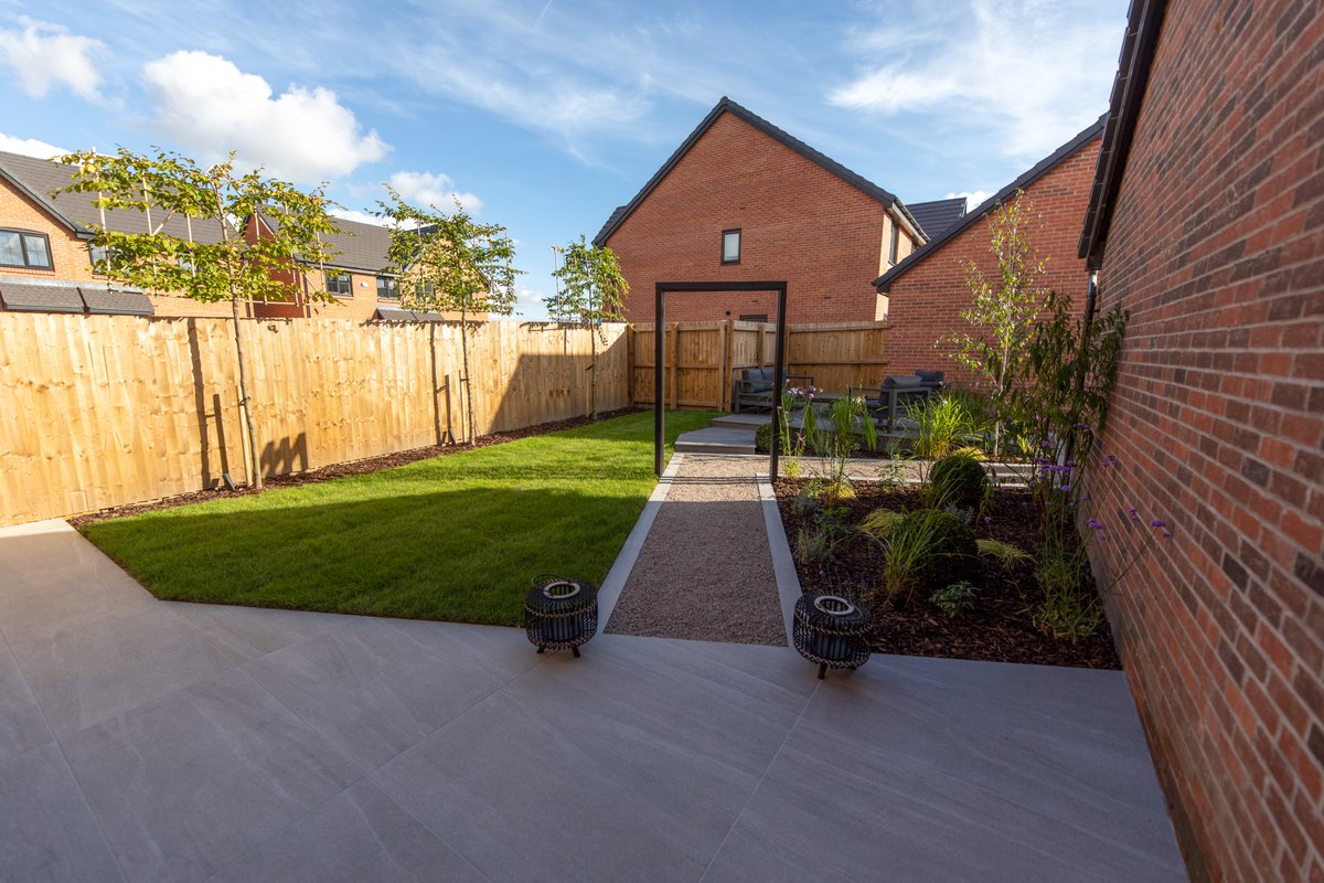 Beautiful Bolton back garden from the team at Bancroftlee Landscapes using our top-of-the-range Overland outdoor Italian porcelain   #Gardendesign #uklandscaping #ukgardenideas #gardening #Italian