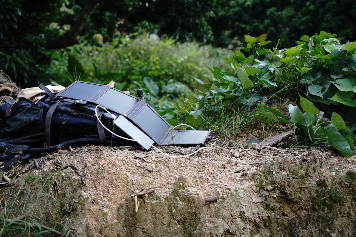 BigBlue 14W Solar Charger
👉: bigblue-tech.com/products/solar…

#BigBlue #SOLAR #solarenergy #solarpower #solarpanels #solarpanel #solarpower #hiking #Camping #campinglife #outdoor #outdoorliving #outdoorlife #outdoors