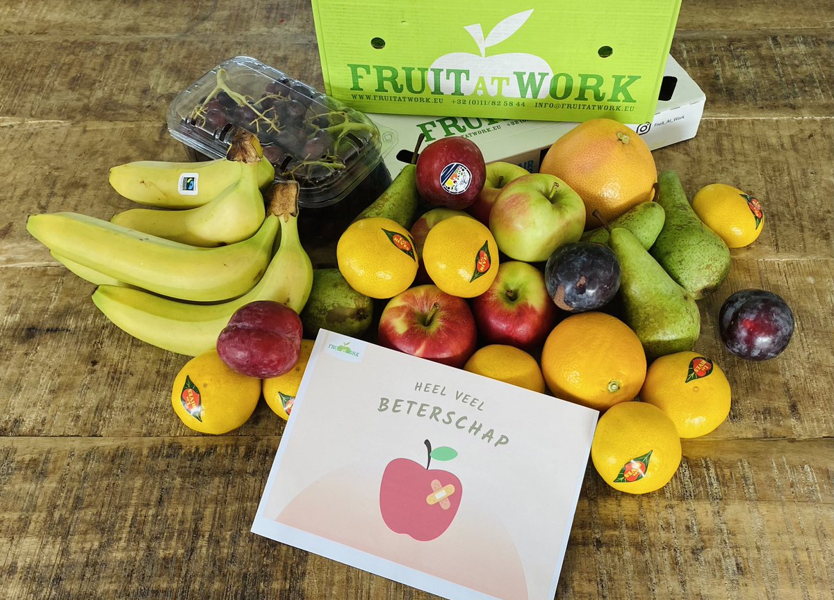 RoosTante's tweet photo. En toen ging de deurbel..
Een doos vol vitaminen,
hier kan Miss Corona niet tegenop!
Dankjewel @kgbvendetta 🌹
#Fruitatwork https://t.co/5A8wRVraM5