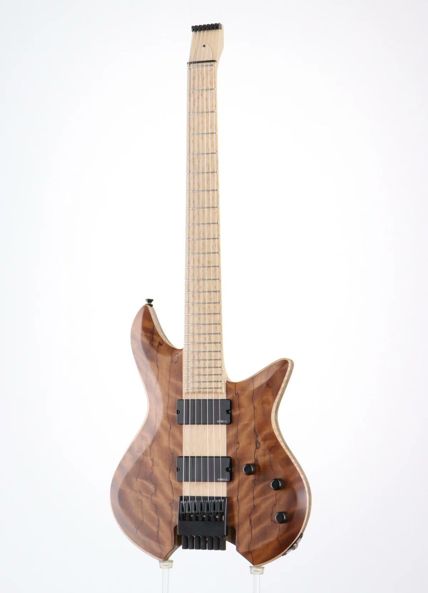 1484_shinjuku's tweet photo. 【1階中古エレキNEWS】
#WINGINSTRUMENTS FG-7DFB MARBLE-PZ!!
ヘッドレスの7弦モデル、2.89キログラムの軽量個体ですが、EMGピックアップのハイゲインでパワフルなサウンドを鳴らせます!!
バースアイ・メイプルのスルーネック、杢目もかっこいいギターです!!
https://t.co/3KlcDcvyo2 https://t.co/sNvYal7b3Y