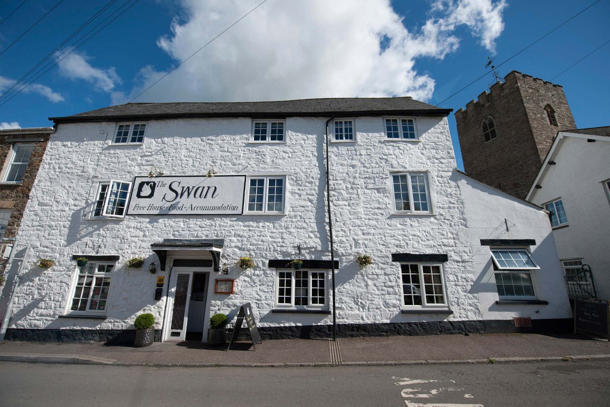 New #gig announcement – I’ll be playing live at <a href="/theswanbampton/">Paul</a> in #Devon on Sat, Oct 29 from 8.30pm! Free entry! Enjoy dinner or a drink with #livemusic to accompany – perfect! #WhatsOnDevon #LiveMusicDevon bit.ly/3Mn92nK