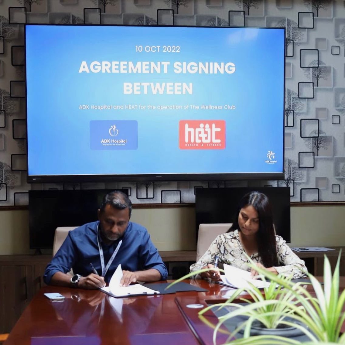 heatmv's tweet photo. Today we have signed a partnership with @ADKHospital to run The Wellness Club at their facilities.
This signals a big revolution for the fitness industry, where we are able to provide fitness services backed by the science and research of medical professionals. https://t.co/kzKPJS47Hc