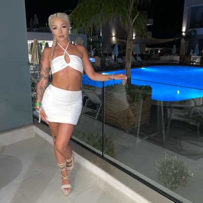 IAmJadeyB's tweet photo. #NewProfilePic https://t.co/gmQgv8eTOi