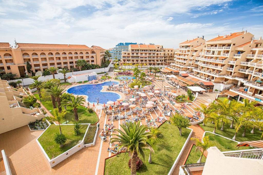 hotelinking's tweet photo. ¡Bienvenid@s @CoralHotels! 🎉
Esta cadena ofrece alojamientos en #Tenerife tanto para familias como para solo adultos,⛳ así como para quienes buscan sol y playa o amantes del golf.
Gracias por confiar en nuestra suite y especialmente en nuestro #checkinonline🤗 https://t.co/IQmumTrJWe