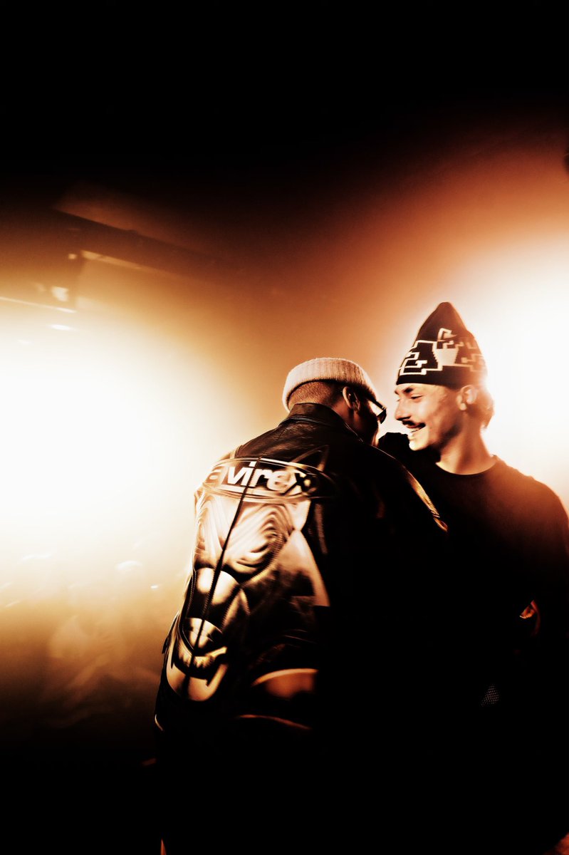 lea esmaili tweet media