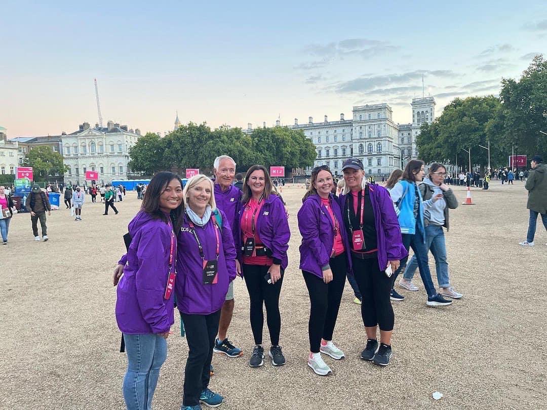 PitseaRC's tweet photo. This meant that 152 volunteers from our Essex running community were able to marshal at Poplar and hand out the goody bags to the finishers at The Mall for the @LondonMarathon 🖤 https://t.co/JkQErHPNTb