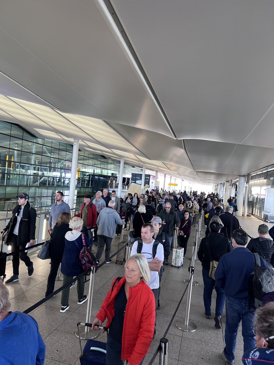 Tim Oldman (@leesmanceo) on Twitter photo What a complete mess! <a href="/KemiBadenoch/">Kemi Badenoch</a> Heathrow T2 this morning trying to leave the UK to do business internationally. One hour from kerbside drop through inappropriately titled “queue maze” to security. Respectfully, this is not a country that looks open for business. What a complete mess! <a href="/KemiBadenoch/">Kemi Badenoch</a> Heathrow T2 this morning trying to leave the UK to do business internationally. One hour from kerbside drop through inappropriately titled “queue maze” to security. Respectfully, this is not a country that looks open for business.