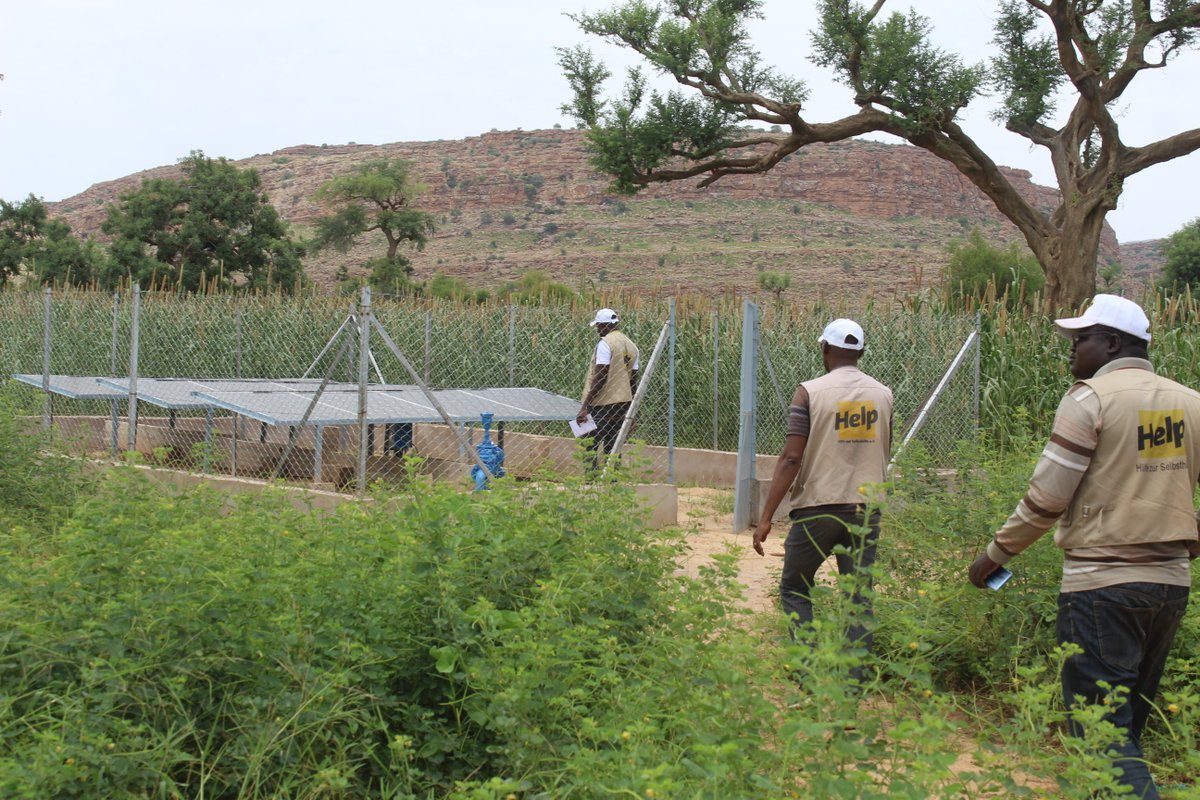 help_mali's tweet photo. Projet d’Assistance WASH au profit des populations vulnérables du cercle de #Douentza, région de #Mopti.
Le 29 septembre 2022, #Help_Mali a procédé à une réception provisoire de trois points d’eau dans les communes de #Dallah et #Deberé :
1/3 https://t.co/ug8i2k4HPT