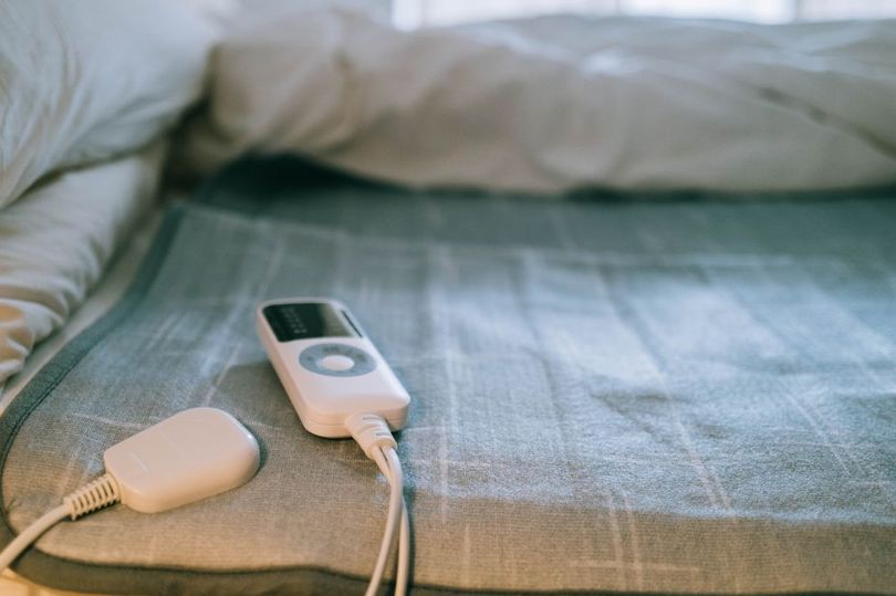 WalesOnline's tweet photo. Energy company giving away 10,000 free electric blankets
https://t.co/ESR8IlPo9g https://t.co/vel4AAJNwp