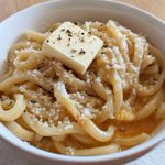 簡単でお手軽!和風な味付け&チーズとの組み合わせが美味しそうな「うどん」レシピ!