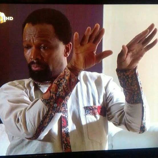 BandaTshitso's tweet photo. @DjMaphorisa You keep giving us challenges not an album https://t.co/2jfGXOtWNk