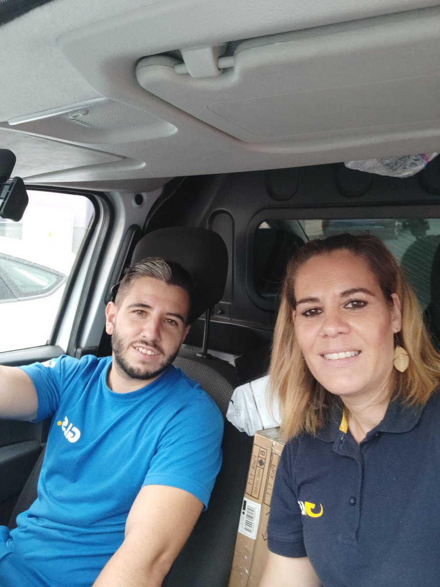 MariaJoseBRaya's tweet photo. #Driverday   vamos con Antonio de la agencia 997 Alcalá de Guadaira📦📦📦 https://t.co/IXS9ws0zQO