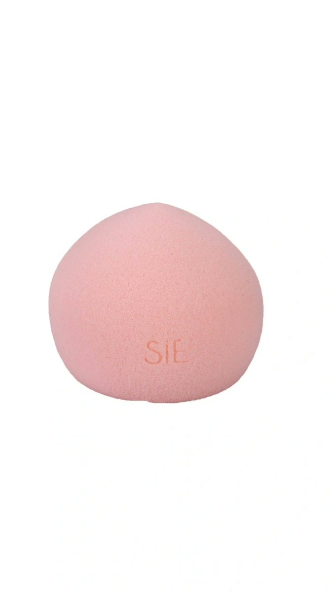 siecosmetics's tweet photo. Sie beauty blender makes the foundation blends easily to the skin. The unique shape makes applying makeup all over the face Easier and smoother. It's is very soft
It's gives flawless coverage 
#siecosmetics #beautyblender #NewWeek https://t.co/vvaLp03RgI