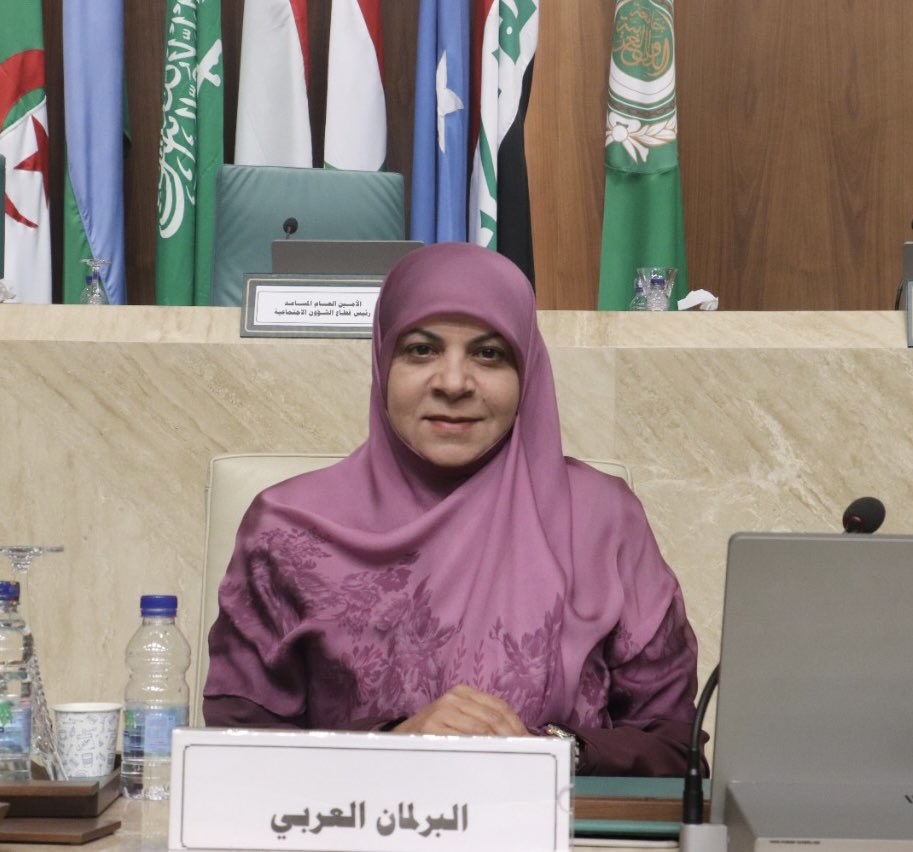 عقد أعضاء البرلمان العربي التابع لجامعة الدول العربية جلسة طارئة لإدانة القصف الايراني على شمال العراق وصوت جميع الحضور على إدانة الإعتداءات الإيرانية باستثناء ممثل العراق  حنان الفتلاوي عارضت الإدانة ! 
——
الله يعين أهل العراق على الذيول