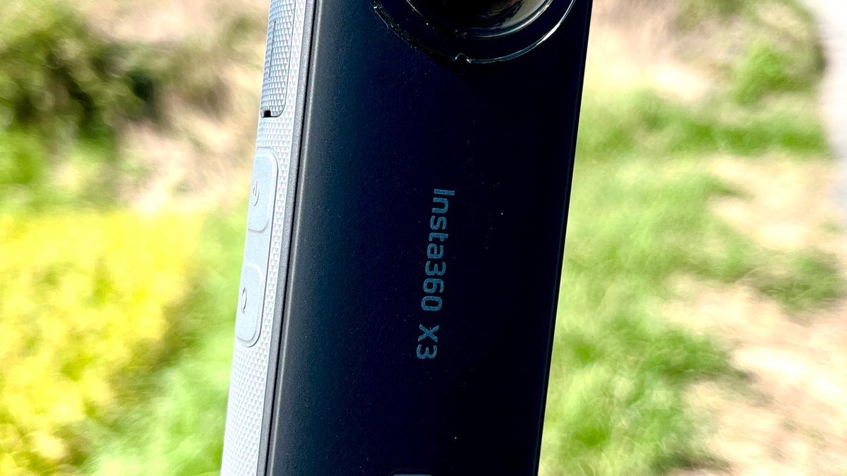 ebikebuta's tweet photo. GoProMaxを使っていた時もでしたが、insta360x3も同様にマイク問題が。360度カメラなので外部マイク装着すると映り込むアングルがでてきます。外部マイクアダプターの場合と、RODEWirelessGo2の送信機単独録音を使うべきか検証してみたいと思います。
#insta360x3 
#rodewirelessgo2 
#360度カメラ https://t.co/xCtpIcpi5X