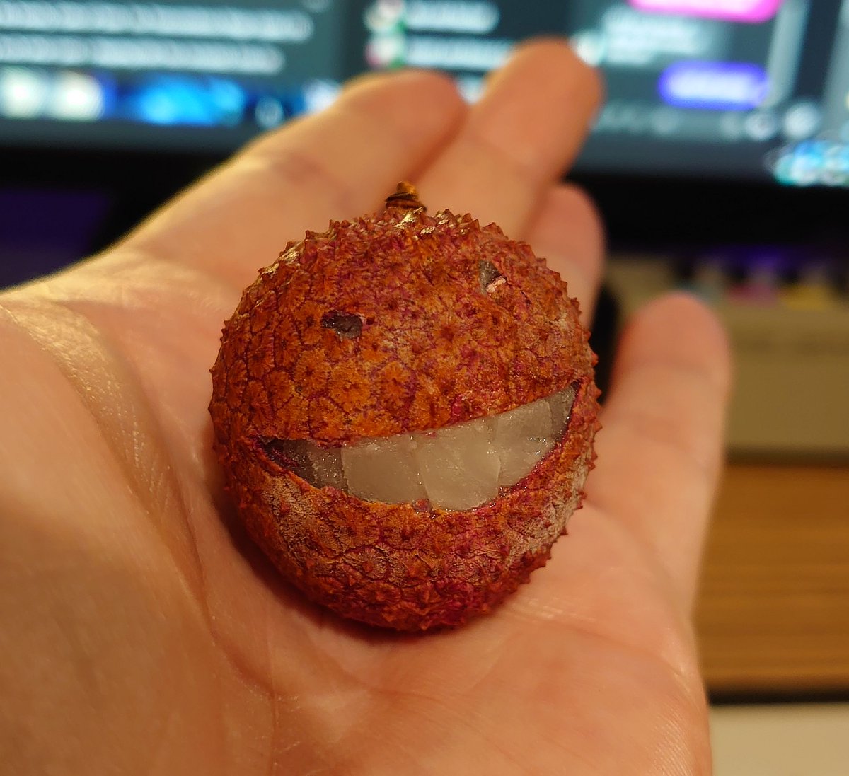 double_oh_two's tweet image. My 13 y/o daughter just handed me this lychee she carved