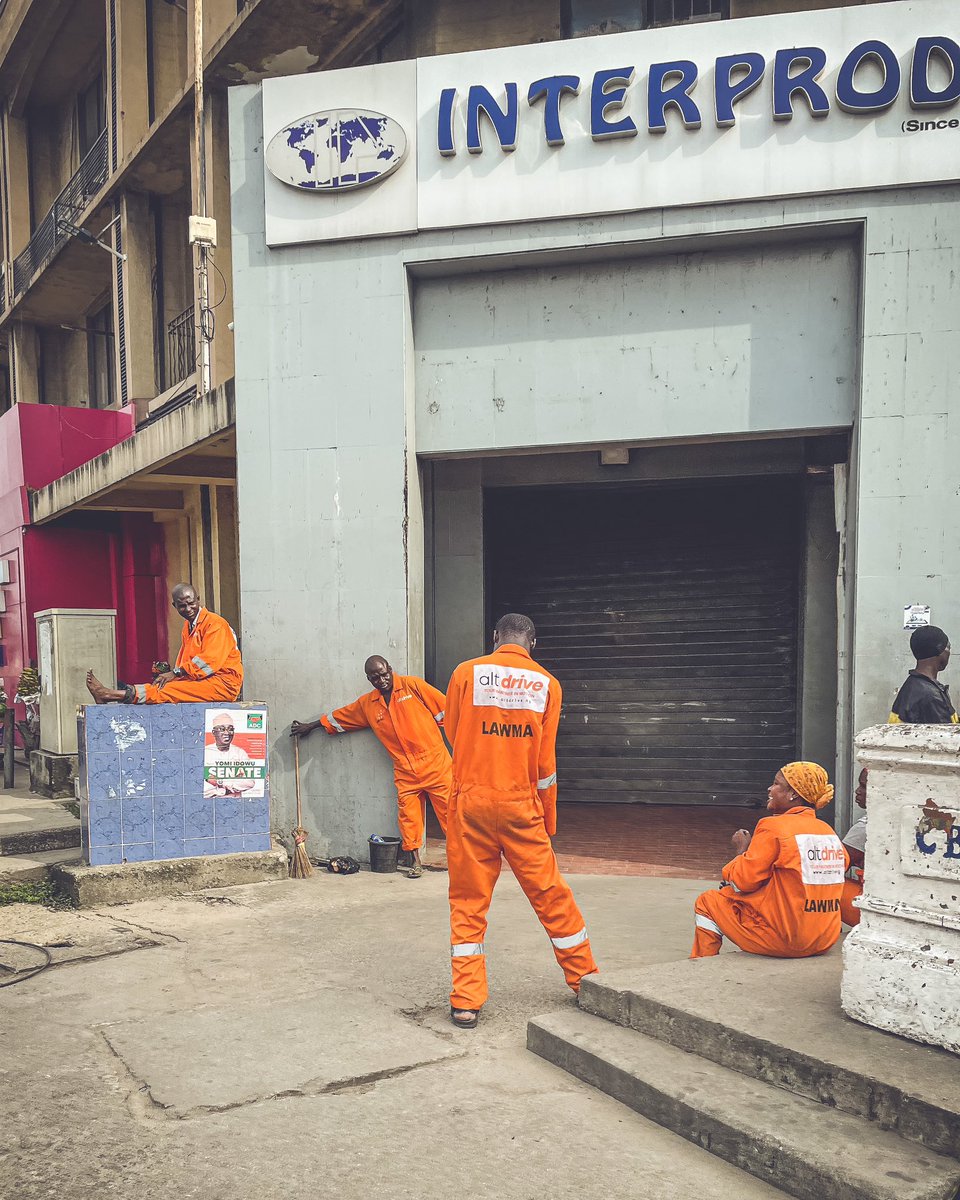 Olorunyommy's tweet photo. Give plenty of grace; chances are you'll need some for yourself soon!
#streetphotography #Lagoseveryday #lagos #olorunyommy #documentary #photography #everydaylagos #everydayafrica #documentaryphotographer #lagos #nigeria #worldpressphoto #apjd #storyteller #photooftheday https://t.co/QBsXzxJhNO