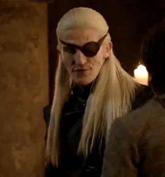 sirussly's tweet photo. tell me this kid doesn’t look like everyone’s first dnd character https://t.co/wxt4nBVu41