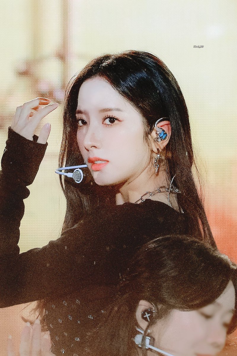 bona pics 🍒 tweet media