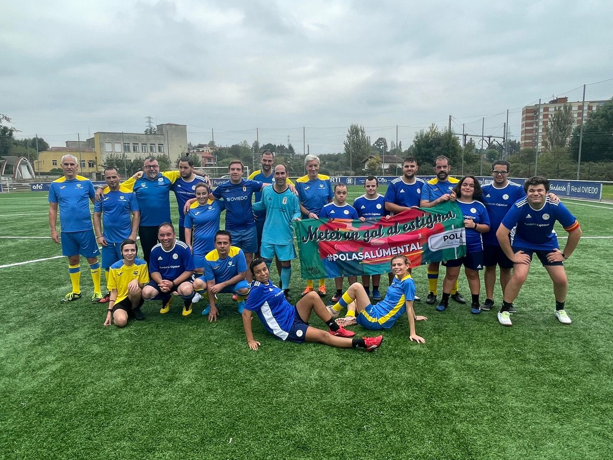 FundacionRO's tweet photo. 👨‍⚕️👩‍⚕️ Por el importante camino que nos queda por recorrer 🤝💙 

#DiaMundialdelaSaludMental 
#FundaciónRO 🔵⚪ https://t.co/scxoekDl3Z
