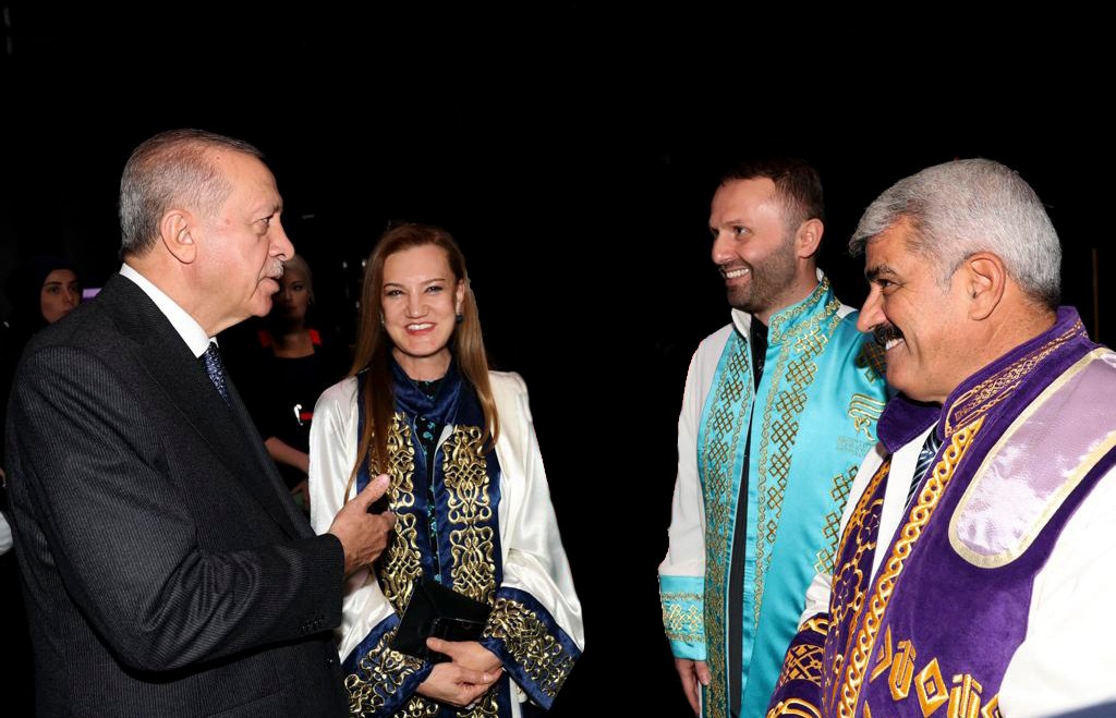 Dokuz Eylül Üniversitesi (@universitemdeu) on Twitter photo Rektörümüz <a href="/hotar_nukhet/">Prof. Dr. Nükhet Hotar</a>: "#YÖK'teki etkinlikte Siber Güvenlik M.Y.O.'nun kurulacağını ve 35 yaş üzeri kadınlar için ön lisans/lisans programlarında ek kontenjanın tanımlanacağını müjdeleyen Sn.Cumhurbaşkanımıza şükranlarımızı sunuyor; akademik yılın hayırlı olmasını diliyoruz" Rektörümüz <a href="/hotar_nukhet/">Prof. Dr. Nükhet Hotar</a>: "#YÖK'teki etkinlikte Siber Güvenlik M.Y.O.'nun kurulacağını ve 35 yaş üzeri kadınlar için ön lisans/lisans programlarında ek kontenjanın tanımlanacağını müjdeleyen Sn.Cumhurbaşkanımıza şükranlarımızı sunuyor; akademik yılın hayırlı olmasını diliyoruz"