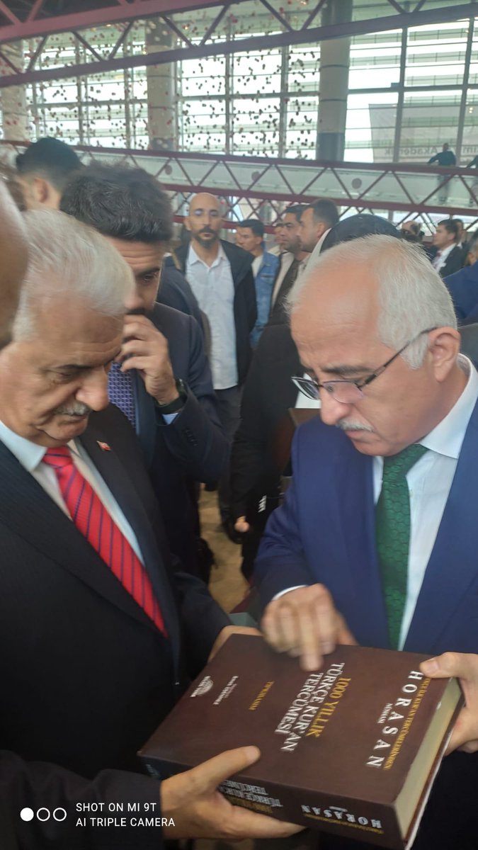 Kırgızistan’daki bir çocukla, Bosna'daki bir çocuk aynı idealler içinde yetişmelidir. Aynı sözü söylemeli, aynı dertten dertlenmelidir.. Güngör AzimTUNA
#türkdünyası
#uluslararasıtürkdünyasısempozyumu
#türkdünyasısempozyumu
<a href="/UtdsErzincan/">Uluslararası Türk Dünyası Sempozyumu | Erzincan</a> <a href="/gungorazimtuna/">Güngör Azim TUNA</a> <a href="/tdcvakfi/">Türk Dünyası Çocuk Vakfı</a>