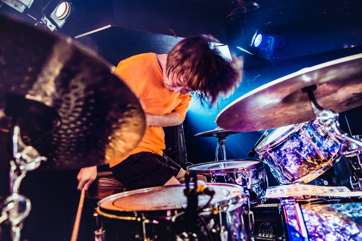 s_kinkakuji's tweet photo. 今日は #ドラムの日 らしい🥁
ライブ撮影をし始めた頃、一番撮るのが嫌いだったドラム。理由は色々あるが割愛すると難しいから笑
しかし、ある方法でそれを克服して以来！
撮影するのが一番好きなパートはドラムです！！！
ドラム専属で撮影してみたいなぁ📸

写真は過去に撮影したものです。 https://t.co/D0RPhakJRd