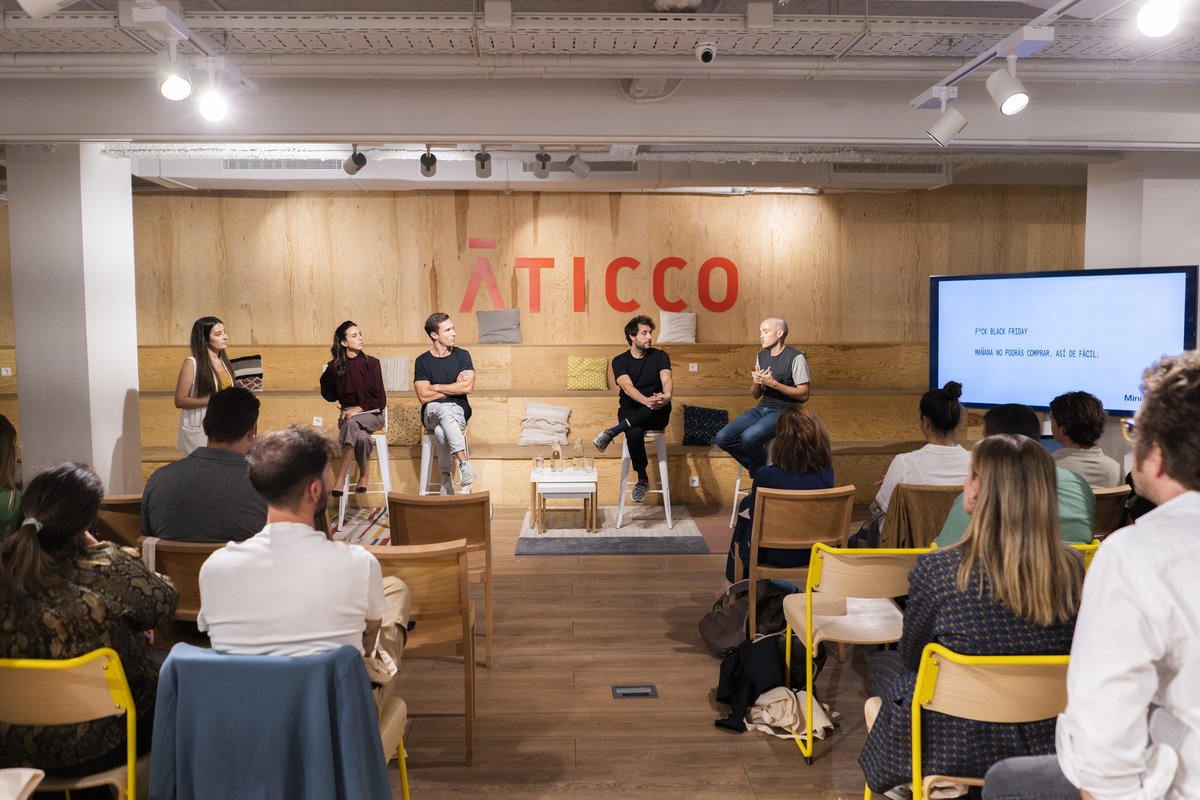 mushdesk's tweet photo. Last Tuesday, we organised #ClashFriday – a roundtable event about #BlackFriday.
Thanks to everyone who came. But specially @iampepemartin, @HNebot, Laura Corsini & Carlos Montojo, for your time & share your expertise!
See you at the following events! https://t.co/1eEjU5Mlf6 https://t.co/P5rxtQnlfx